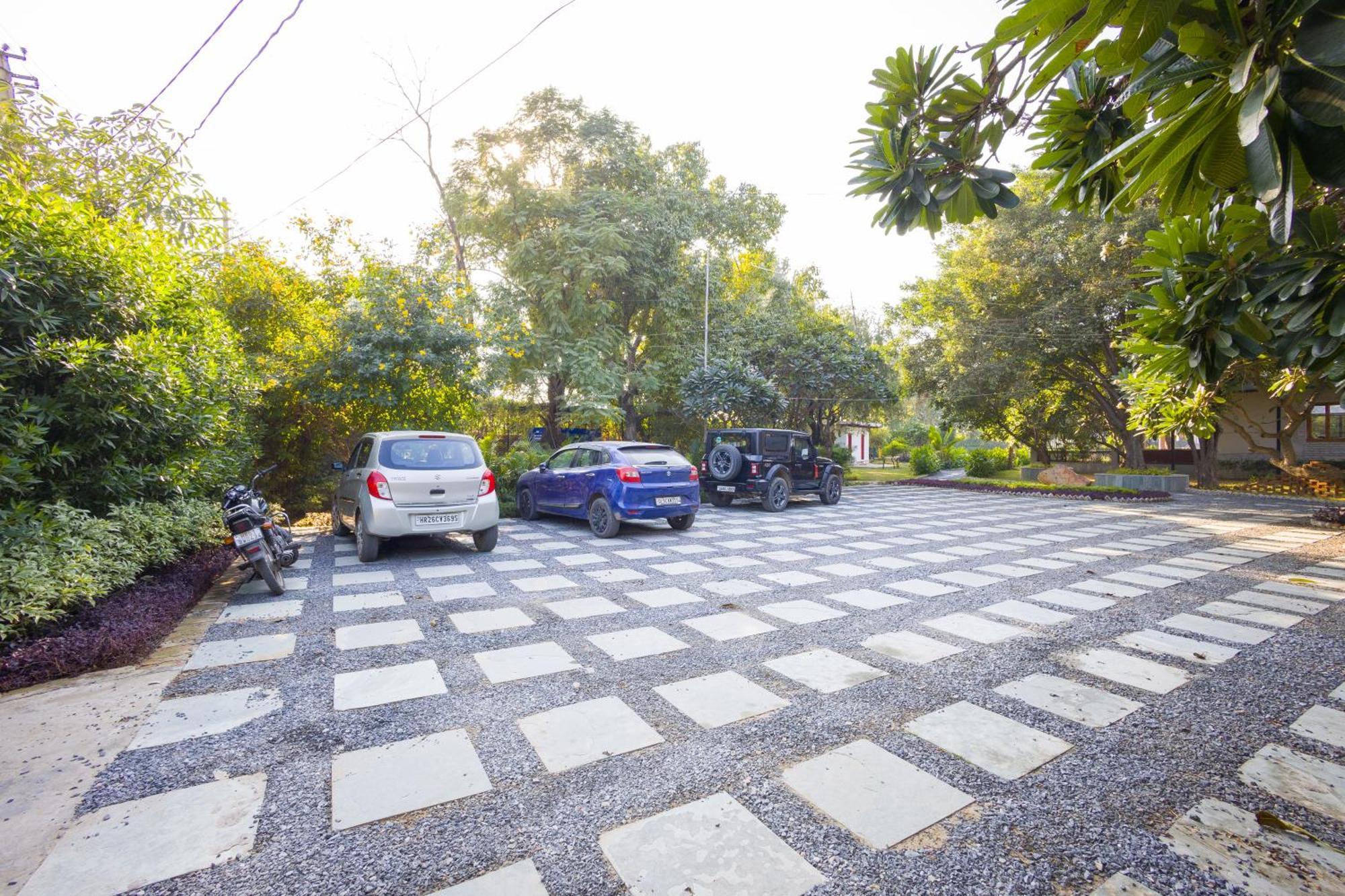 Elivaas Hidden Oasis 4Bhk With Pool, Mud House & Container House Villa Dhauj Bagian luar foto