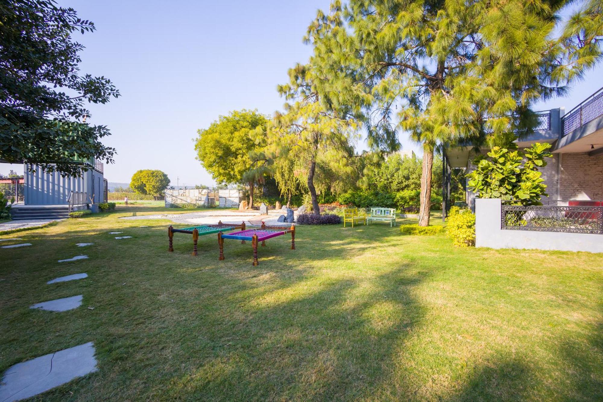 Elivaas Hidden Oasis 4Bhk With Pool, Mud House & Container House Villa Dhauj Bagian luar foto