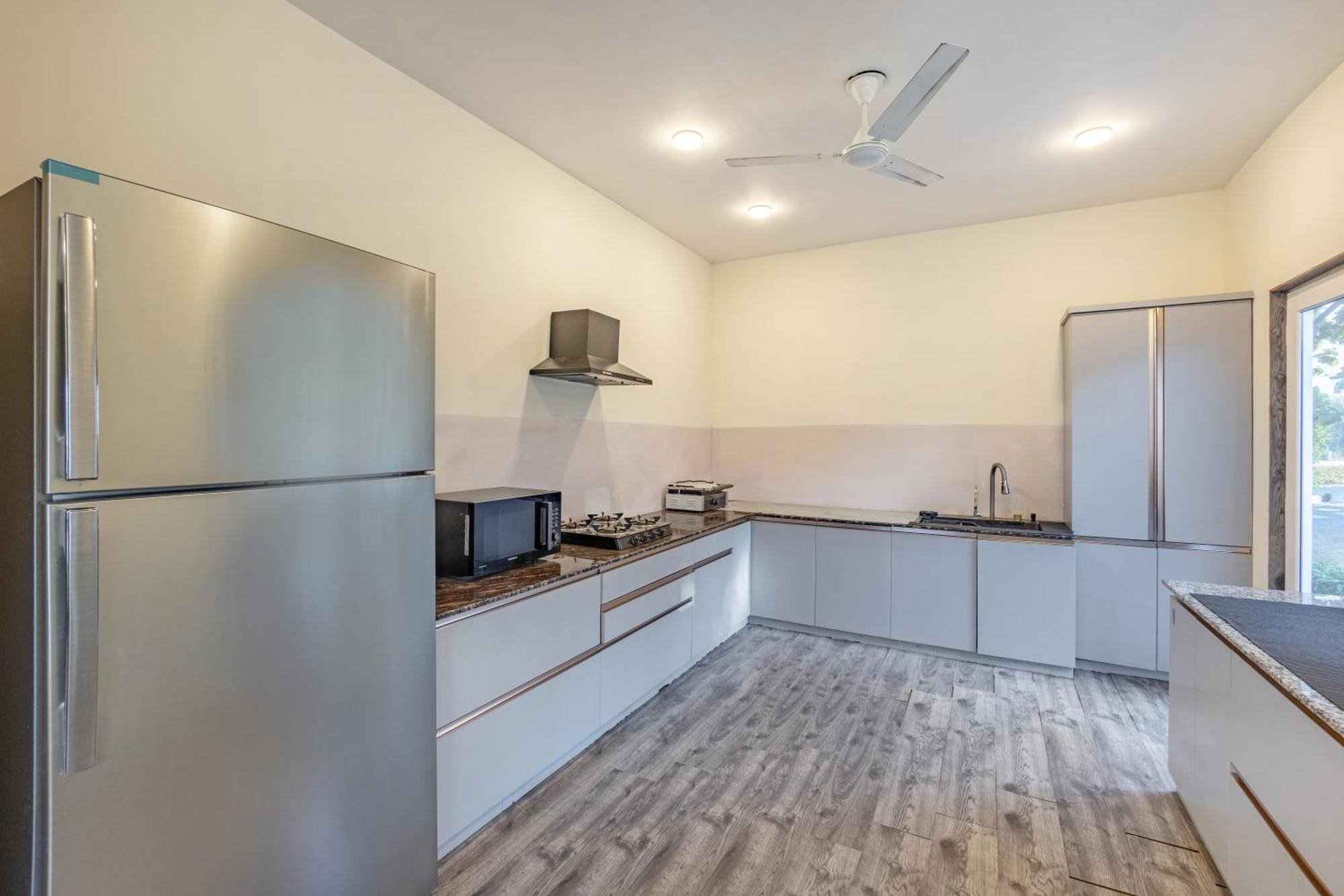 Elivaas Hidden Oasis 4Bhk With Pool, Mud House & Container House Villa Dhauj Bagian luar foto