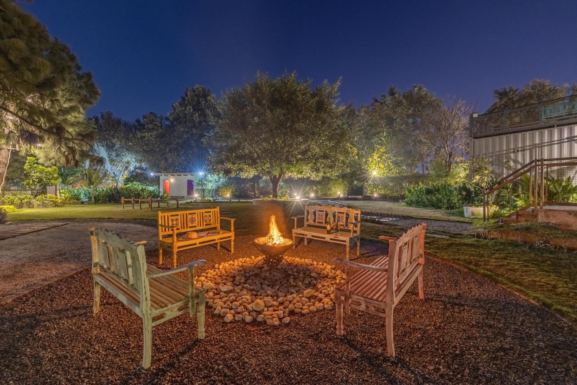 Elivaas Hidden Oasis 4Bhk With Pool, Mud House & Container House Villa Dhauj Bagian luar foto